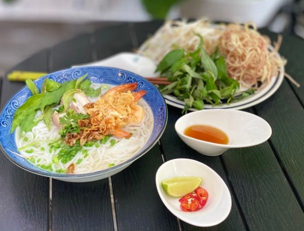 bun-ca-noodle-soup-with-fish-mekong-delta-vietnam-1